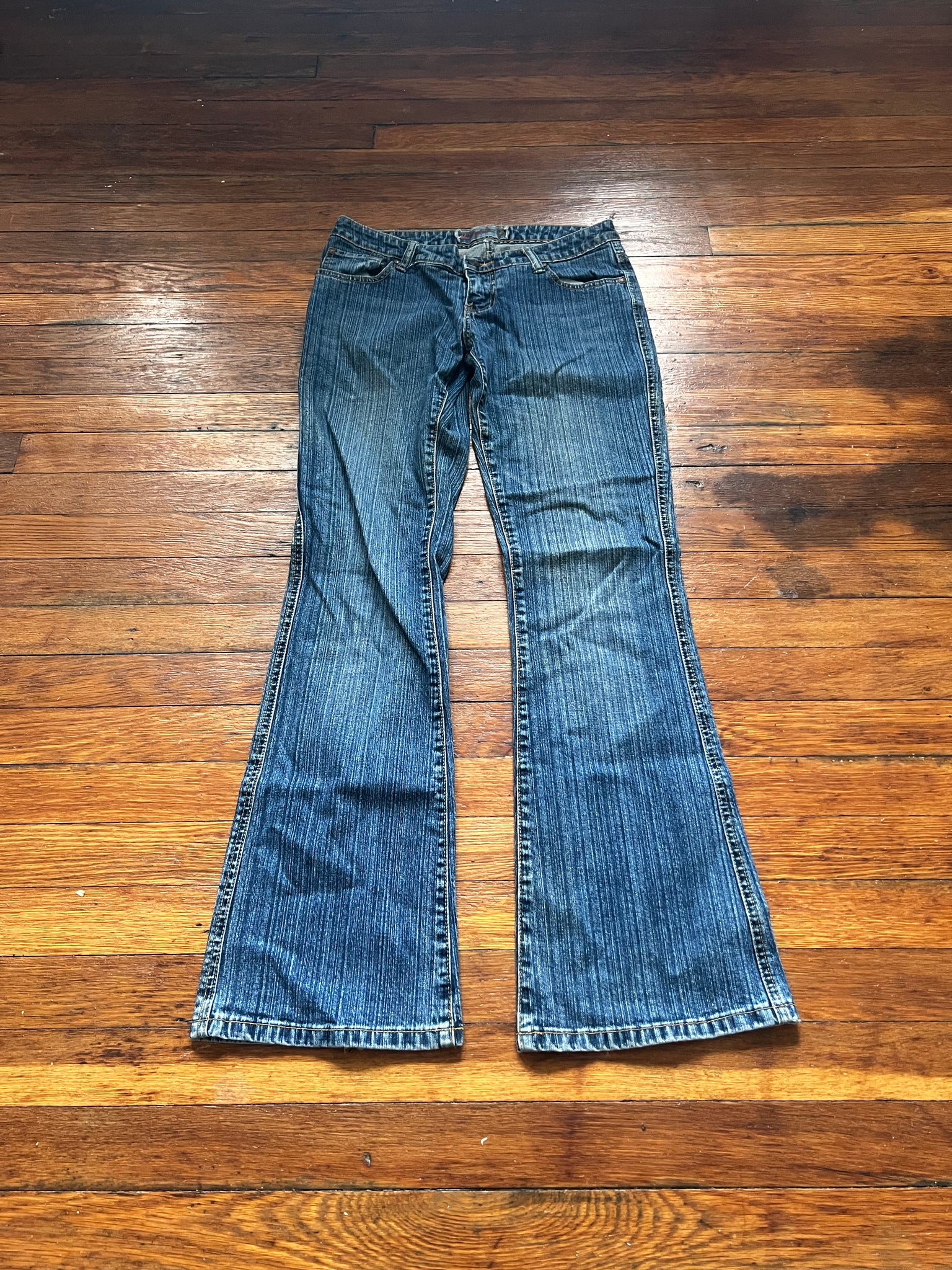 Vintage Y2K Low Rise Women’s Flared Bootcut Jeans