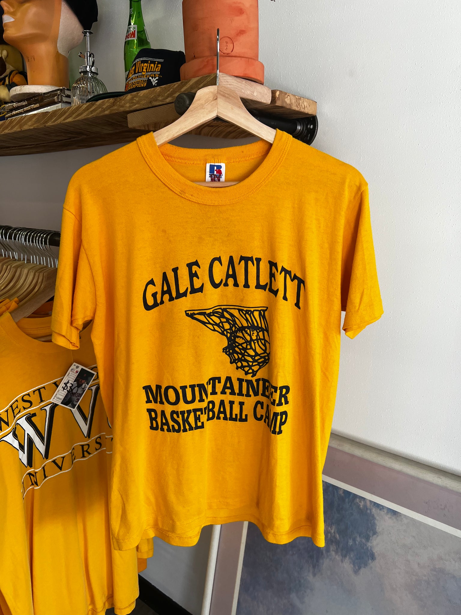 Vintage 80s WVU Basketball Gale Catlett Graphic Tee